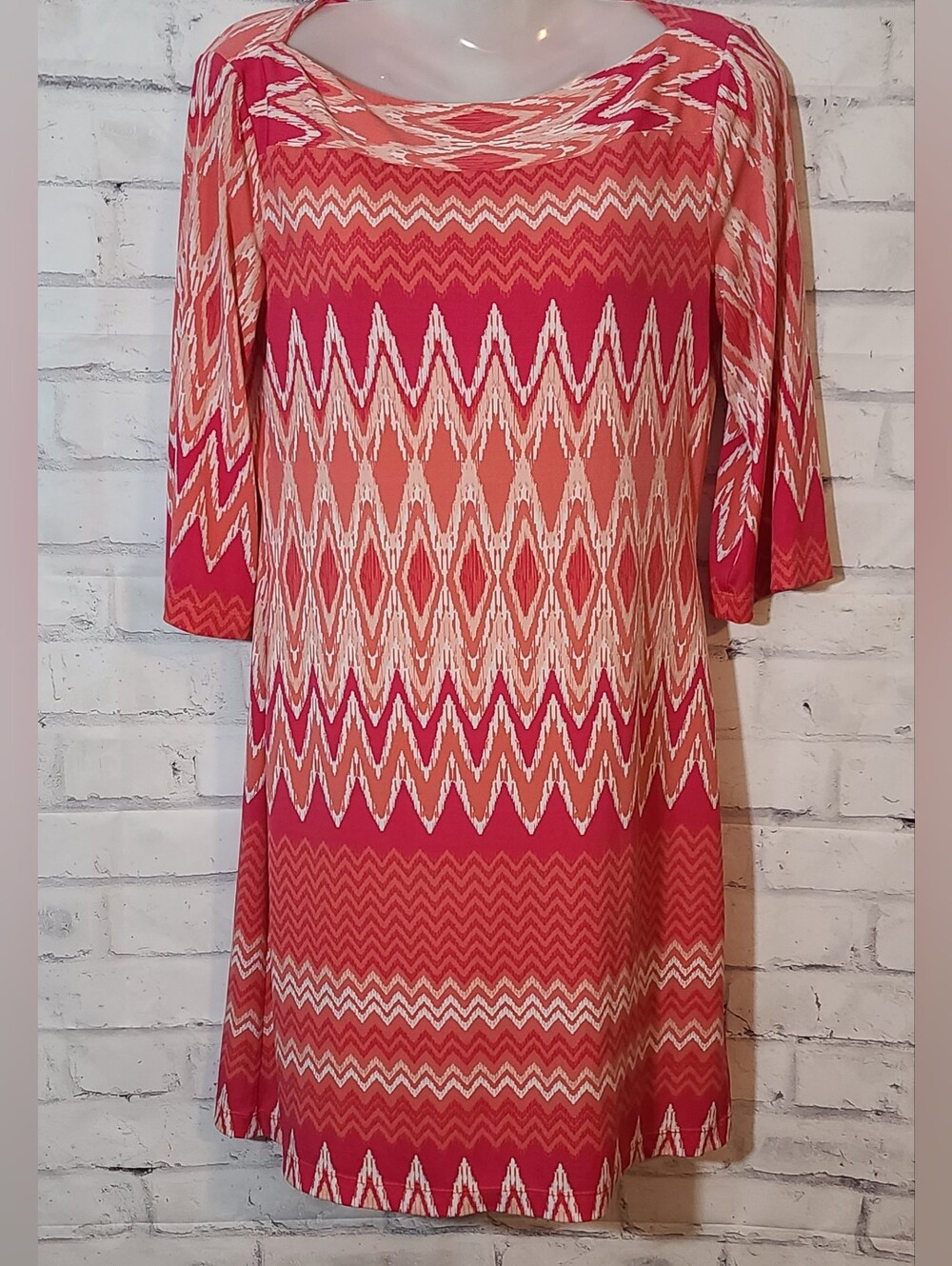 Donna Morgan Chevron Stretch Shift Dress Scoop Neck 3/4 Sleeve Orange Pink 6